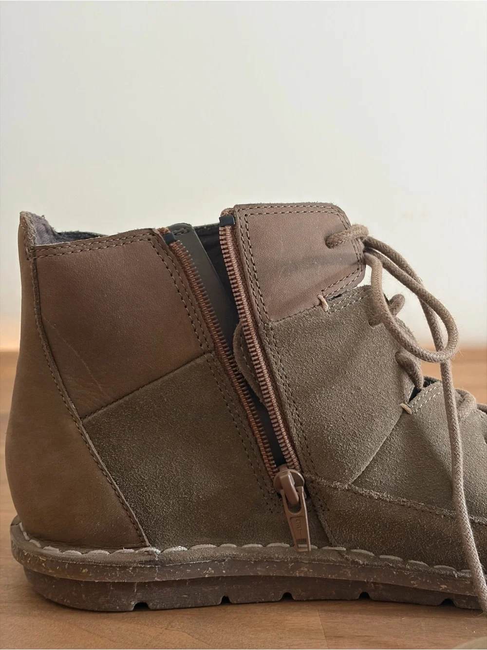 Clarks Trace Pine Taupe Suede Leather Lace-Up Side-Zip Ankle Boots Women Size 6W